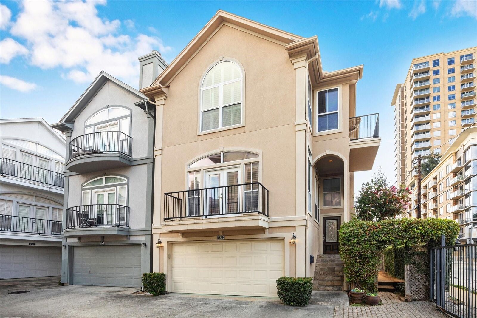 Property Photo:  3302 W Dallas Street  TX 77019 
