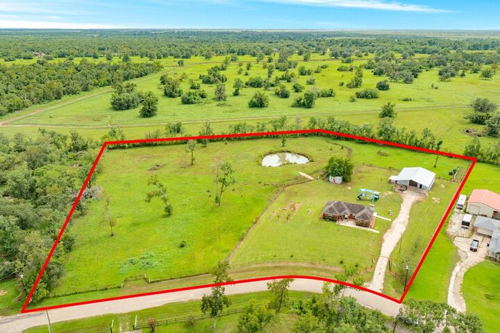 Property Photo:  130 Pin Oak Drive  TX 77515 