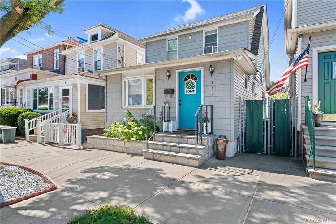 Property Photo:  755 Logan Avenue  NY 10465 