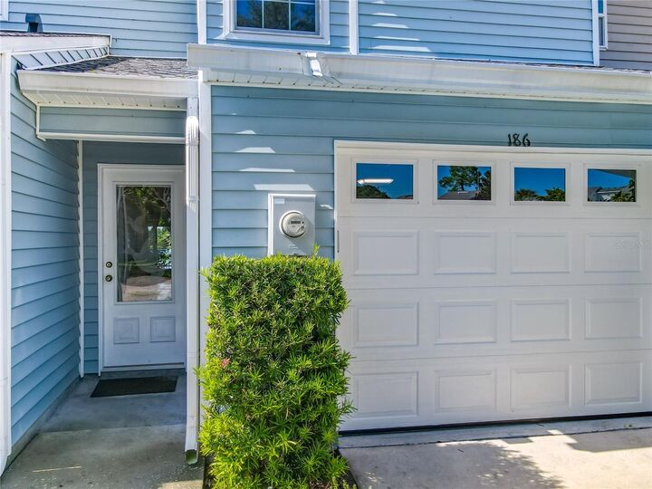 Property Photo:  186 Northshore Circle  FL 32707 