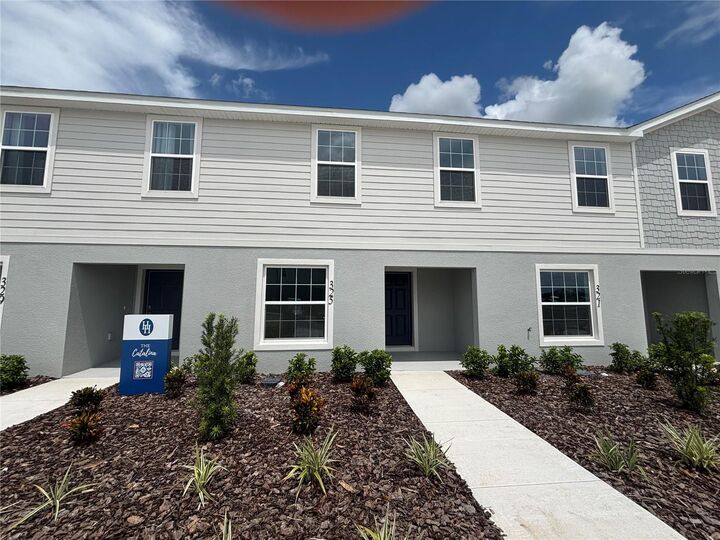 Property Photo:  325 Wharf Way  FL 33881 