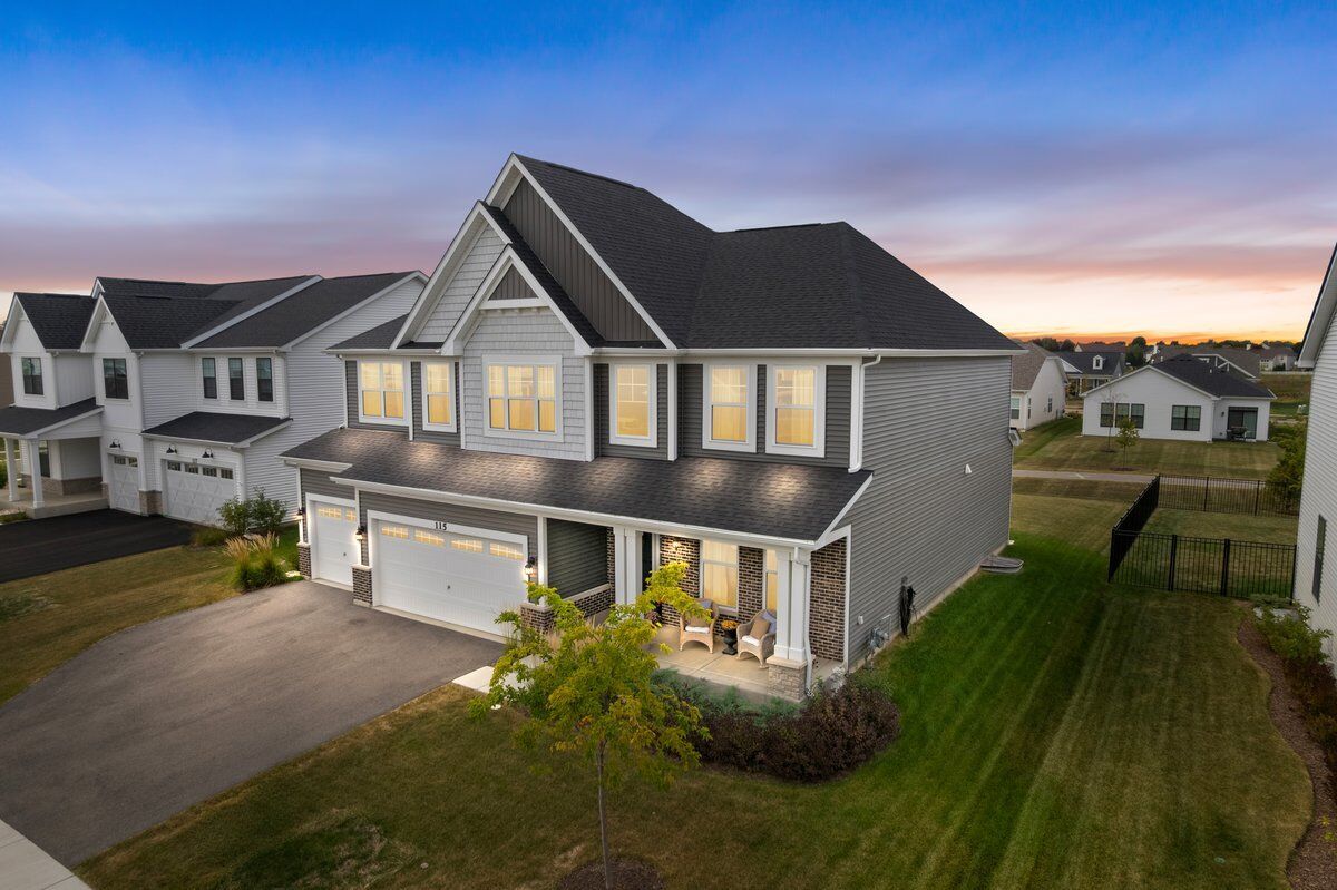 Property Photo:  115 Piper Glen Avenue  IL 60543 