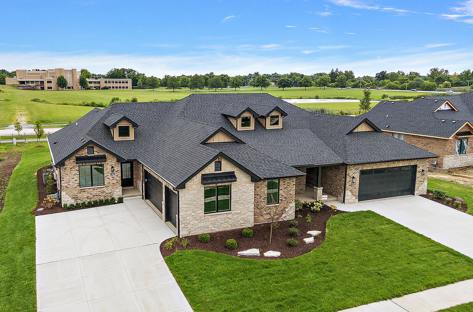Property Photo: 11045 Lizmore Lane 40A IL 60467