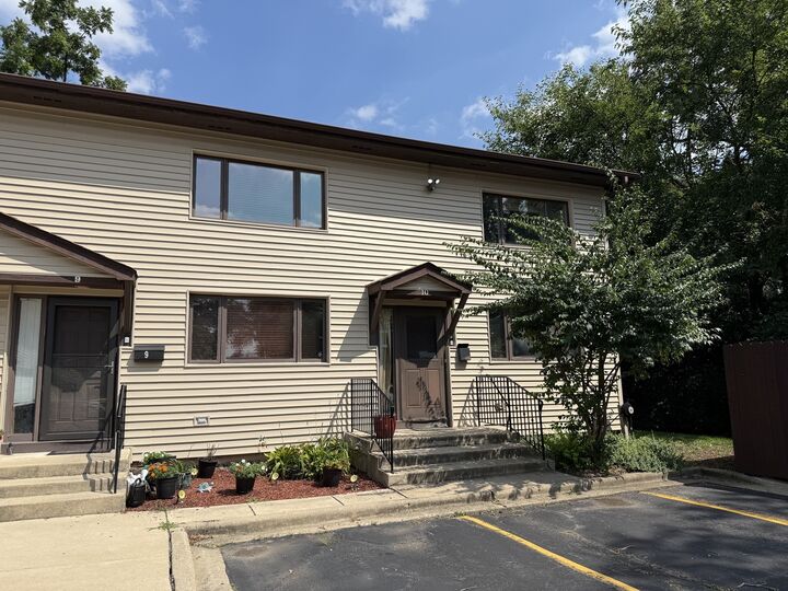Property Photo:  4735 Yender Avenue 10  IL 60532 