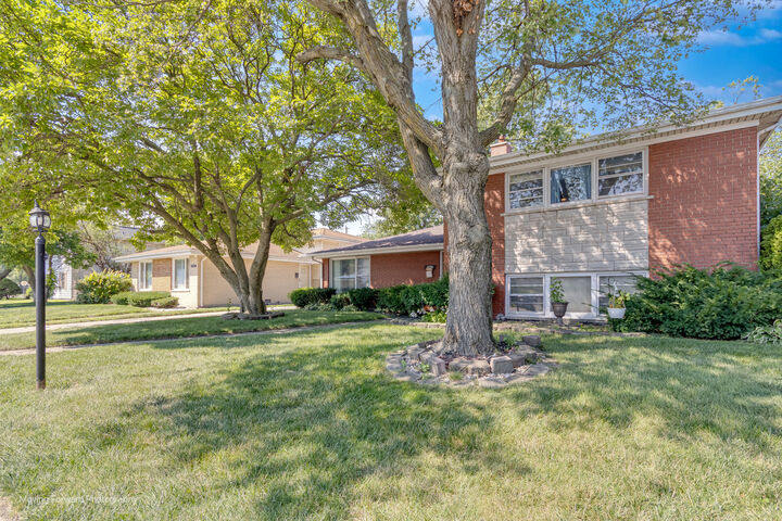 Property Photo:  15354 Dobson Avenue  IL 60473 