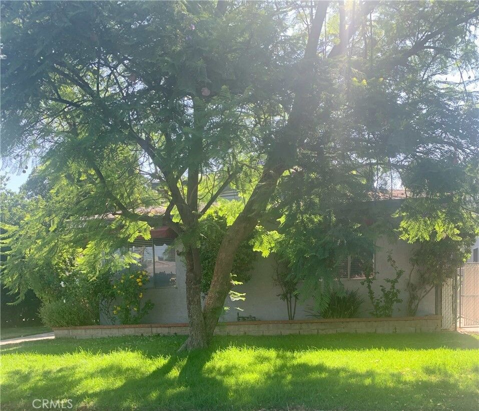 Property Photo:  5722 Kester Avenue  CA 91411 