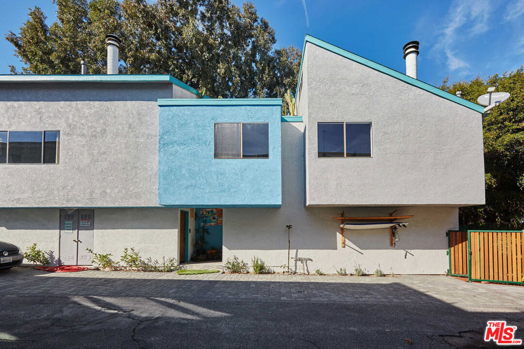 Property Photo:  29231 Heathercliff Road 3  CA 90265 