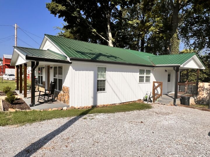 Property Photo:  502 E Market St  TN 37324 