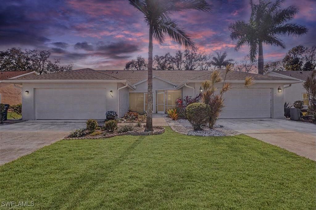 Property Photo:  526 Saint Andrews Boulevard 18  FL 34113 
