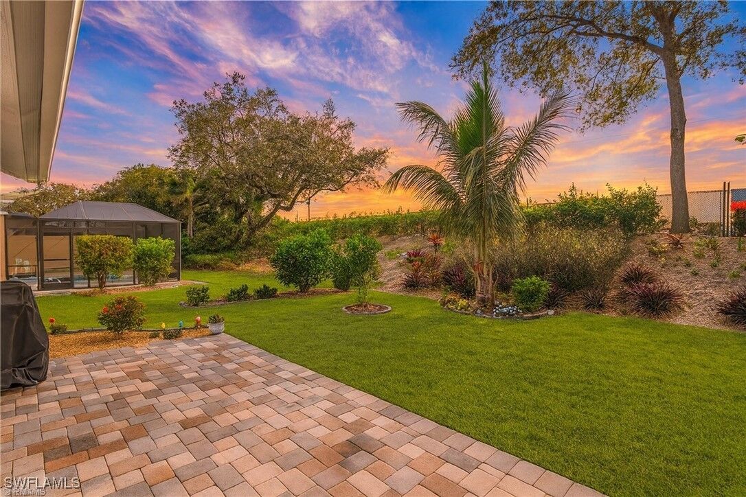 Property Photo:  526 Saint Andrews Boulevard 18  FL 34113