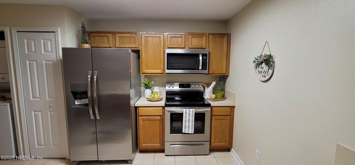 Property Photo: 6076 Maggies Circle 111 FL 32244