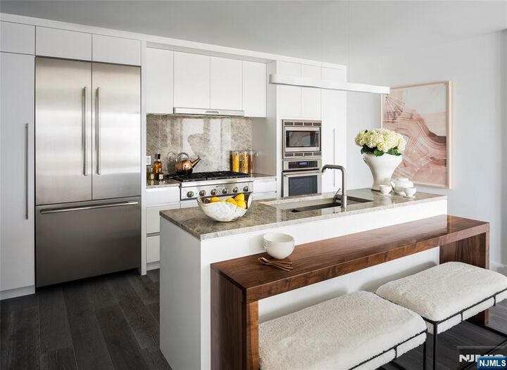 Property Photo:  320 Adolphus Avenue 321  NJ 07010 