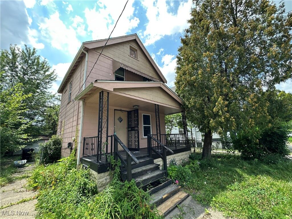 Property Photo: 13302 Durkee Avenue OH 44105