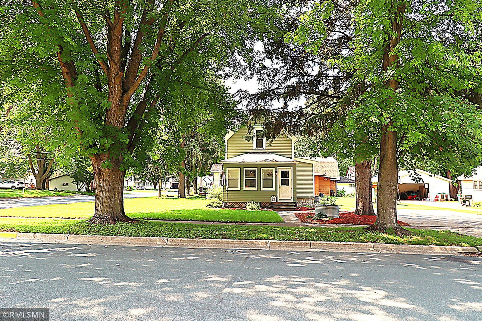 Property Photo:  711 2nd Street N  MN 55325 