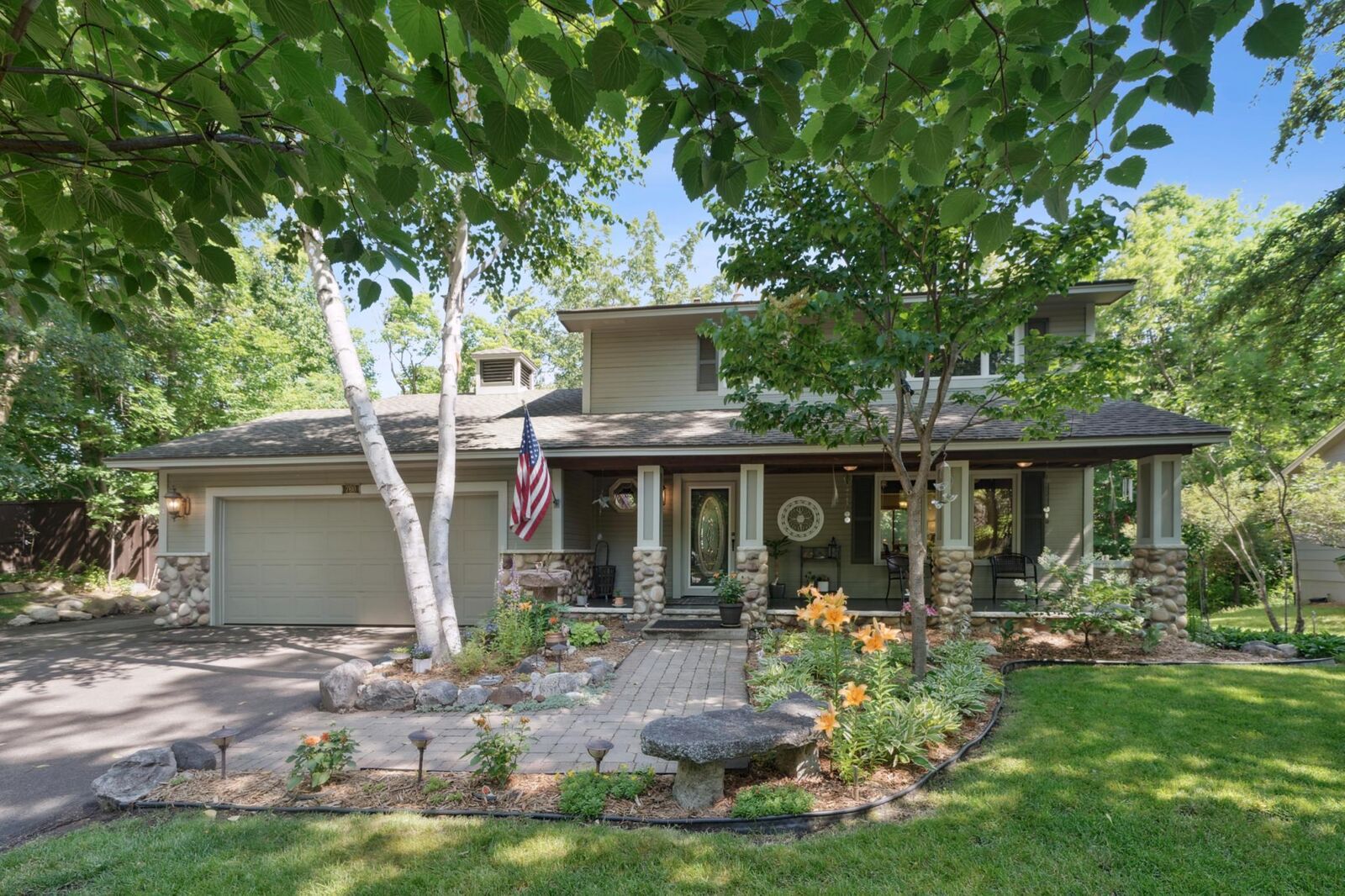 Property Photo:  760 Bighorn Drive  MN 55317 