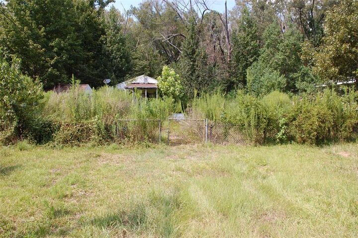 Property Photo:  204 W McKinley  LA 71047 