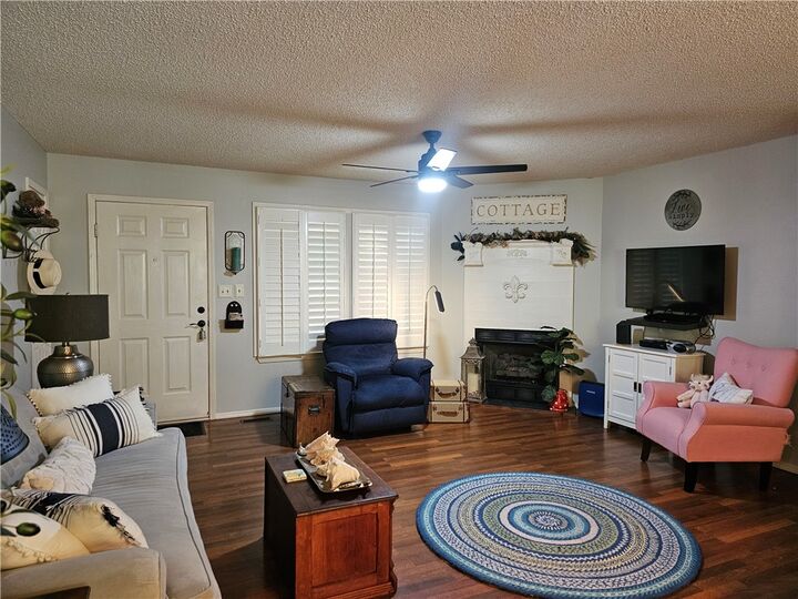 Property Photo:  7 Whitton Lane  AR 72714 