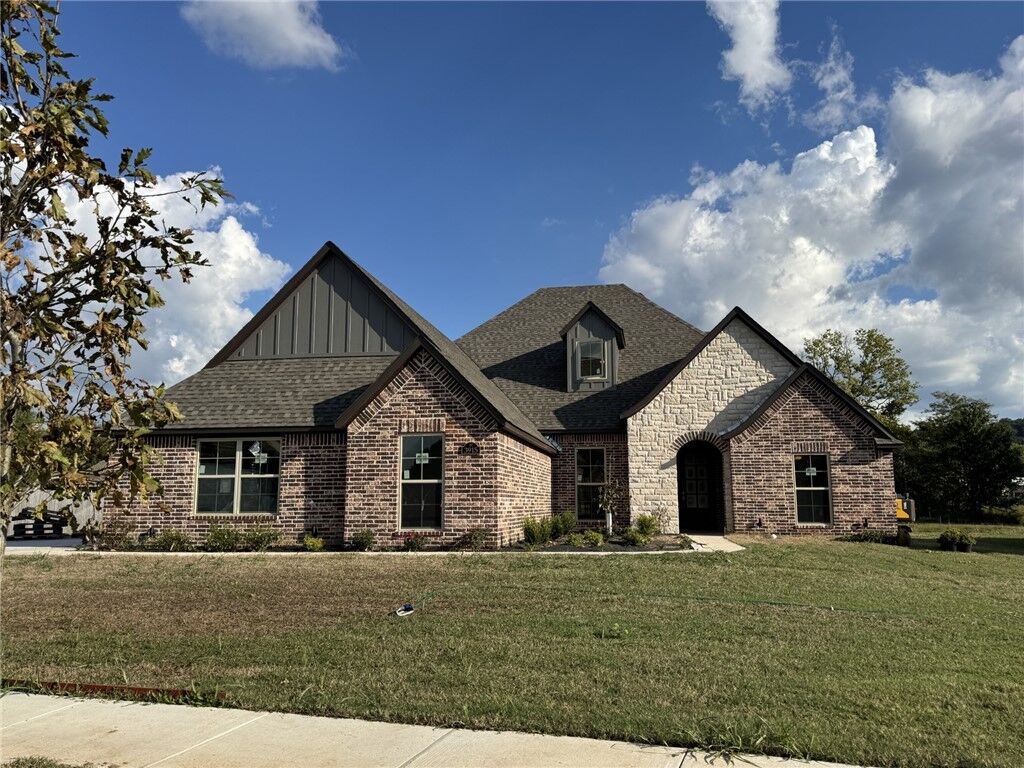 Property Photo: 3915 Owl Creek Place AR 72704