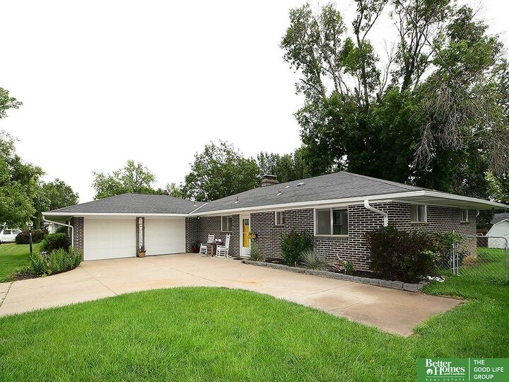 Property Photo:  205 N 7th Street  NE 68059 