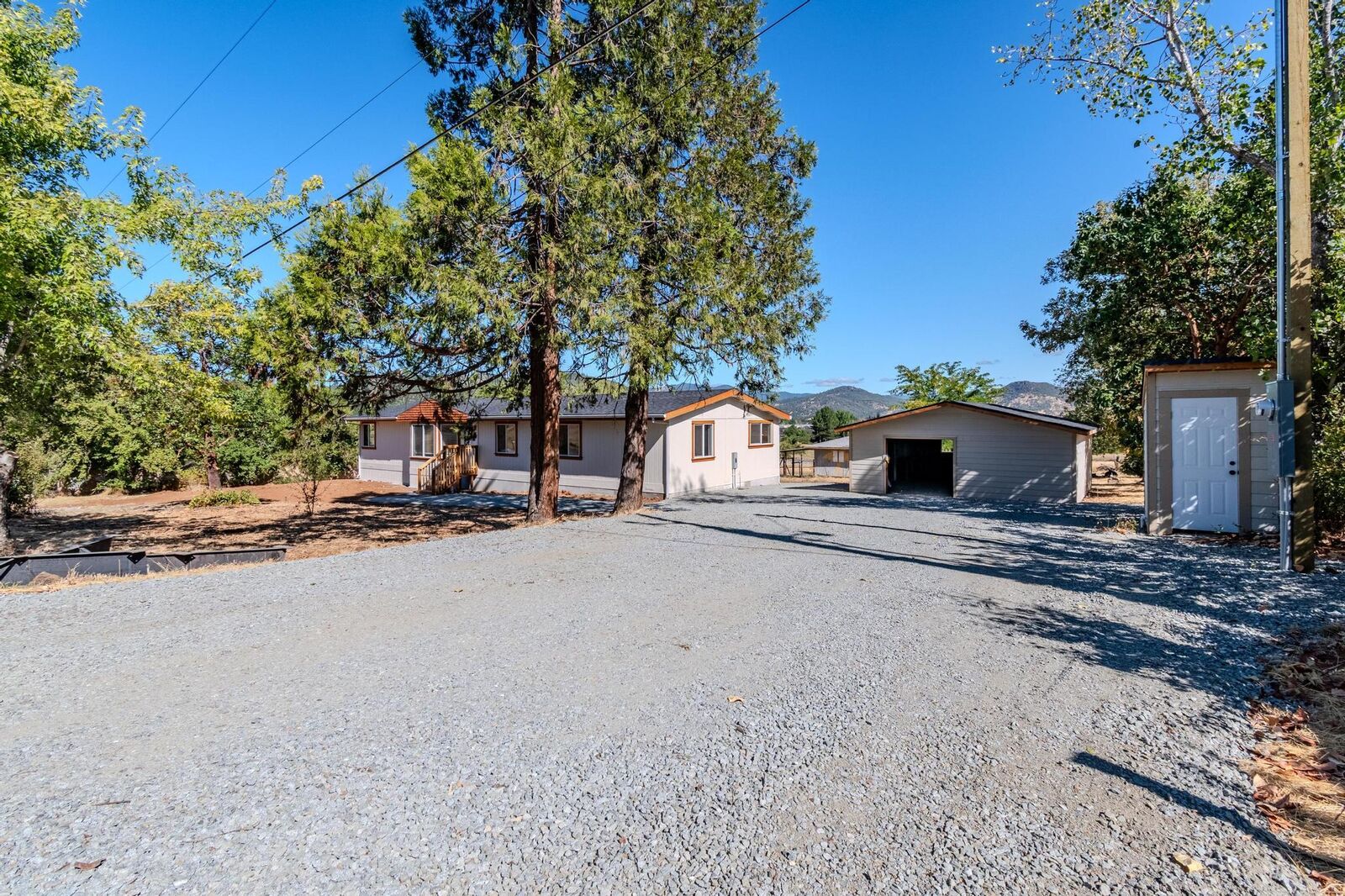 Property Photo:  6527 Tolo Road  OR 97502 