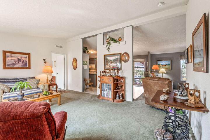 Property Photo: 13439 SE Cayuse Road OR 97754
