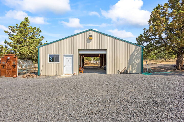 Property Photo:  13439 SE Cayuse Road  OR 97754 