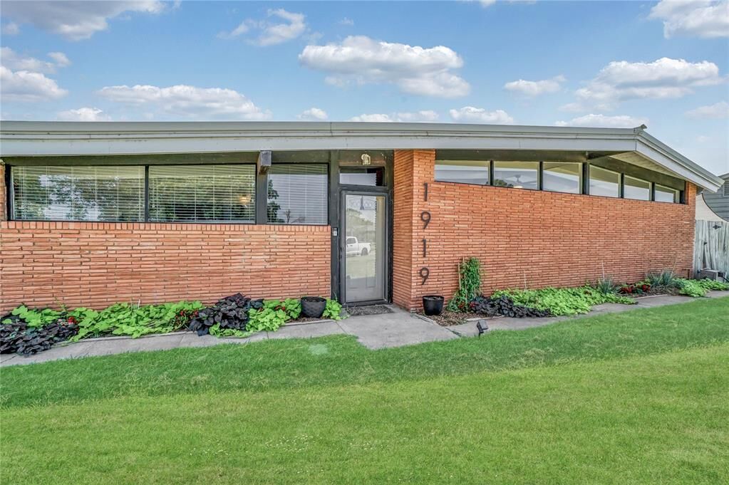 Property Photo: 1919 Sumner Drive OK 73521