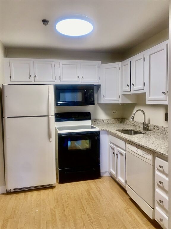Property Photo:  160 Commonwealth 407  MA 02116 