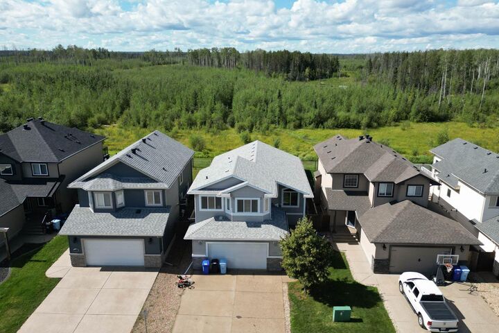 Property Photo:  457 Walnut Crescent  AB T9K 0W3 