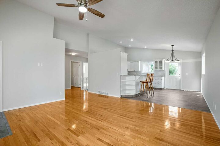 Property Photo:  1709 4 Avenue SE  AB T1V 1P7 