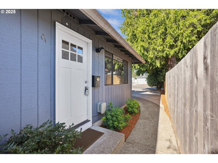 5724 SE 83rd Ave  Portland OR 97266 photo