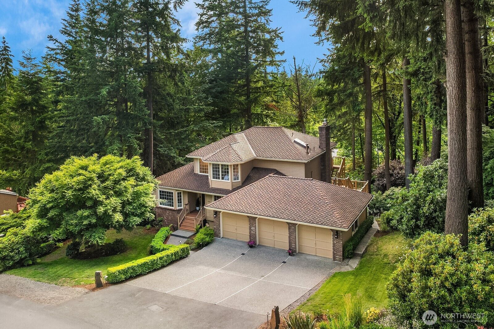 Property Photo: 741 222nd Place NE WA 98074