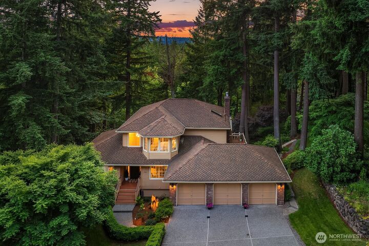 741  222nd Place NE  Sammamish WA 98074 photo