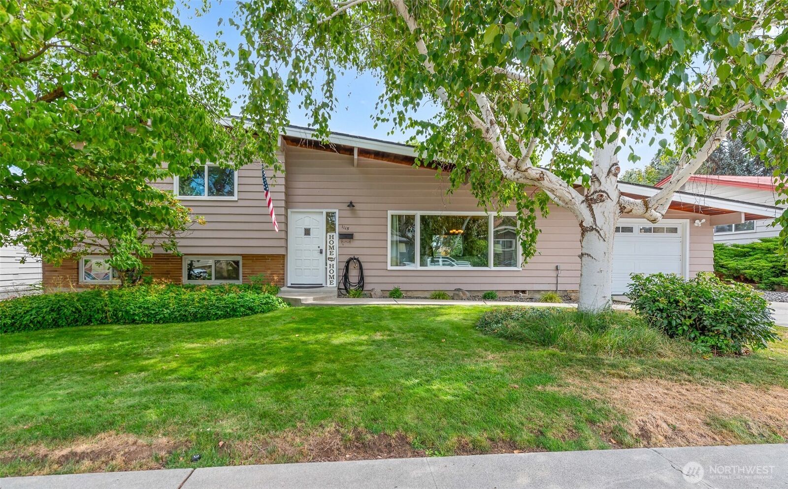 Property Photo:  1115  Wedgewood Avenue  WA 98801 