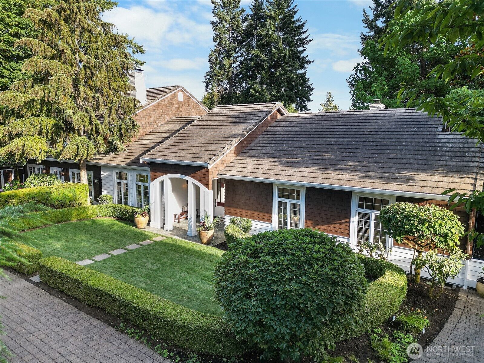 Property Photo:  7641 NE 12th Street  WA 98039 