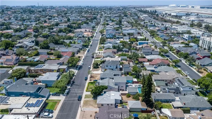 Property Photo: 1421 E Walnut Avenue CA 90245
