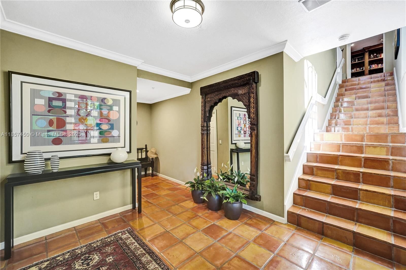 Property Photo:  