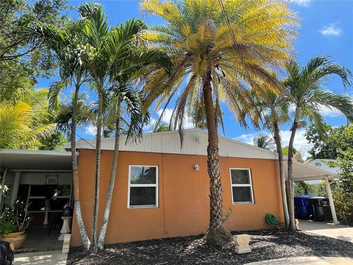Property Photo:  2626 Thomas St  FL 33020 