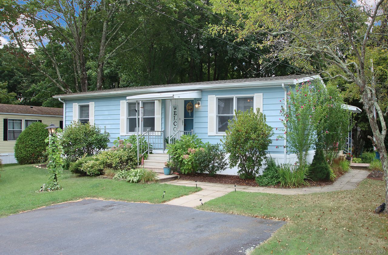 Property Photo: 6 Country Club Trail CT 06419