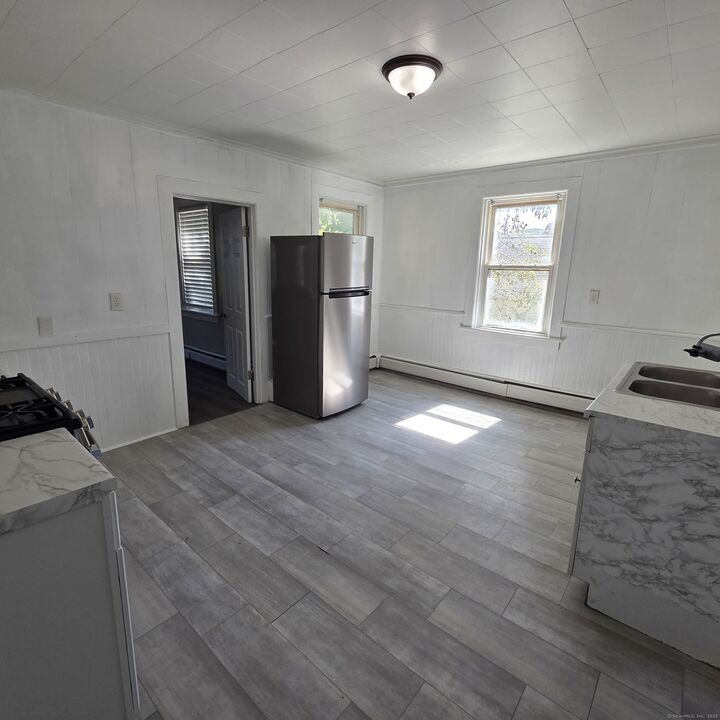 Property Photo:  9 Woodland Street 2  CT 06066 