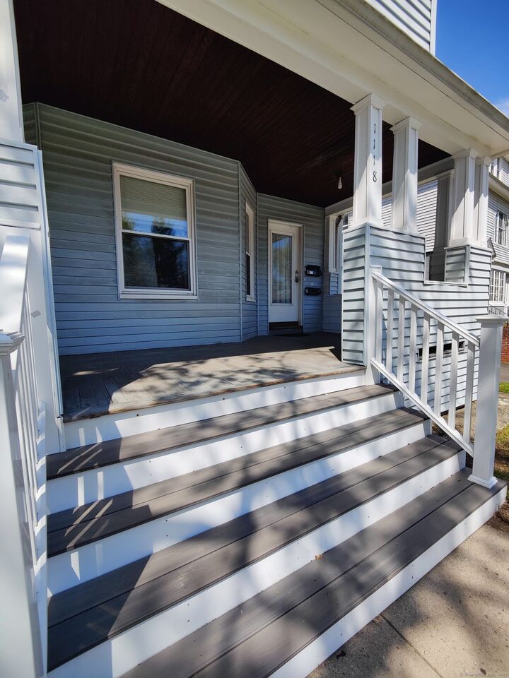 Property Photo:  1118 Boulevard  CT 06119 