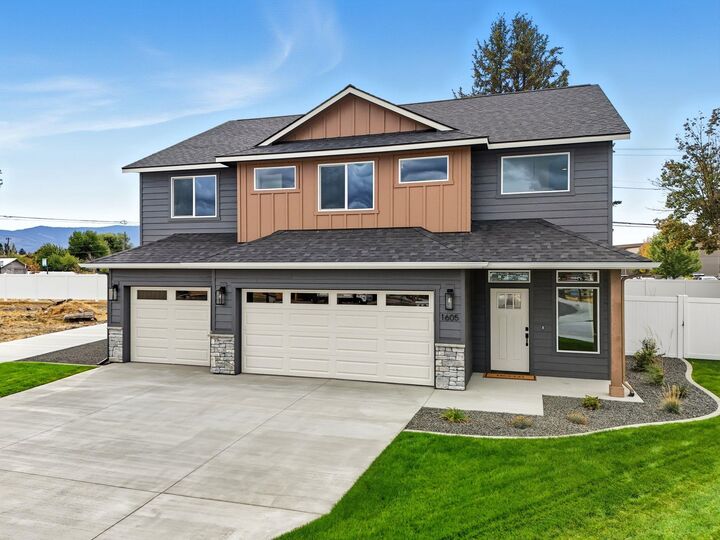 Property Photo:  1605 N Garvin Ct  WA 99016 