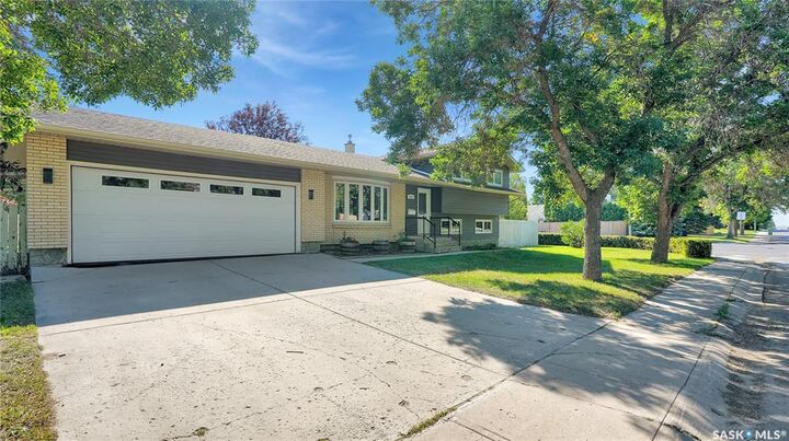 Property Photo:  4795 Queen Street  SK S4S 6N4 