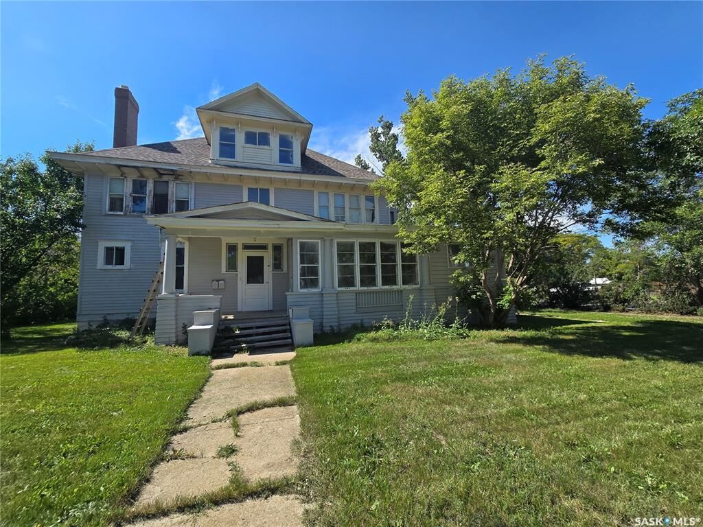 Property Photo: 347 Government Road NW SK S4H 0P5