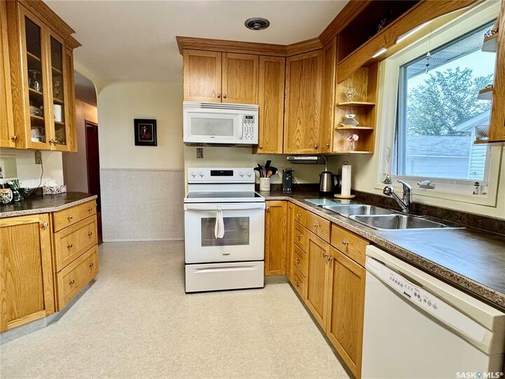 Property Photo:  308 Scott Street  SK S0K 2Y0 
