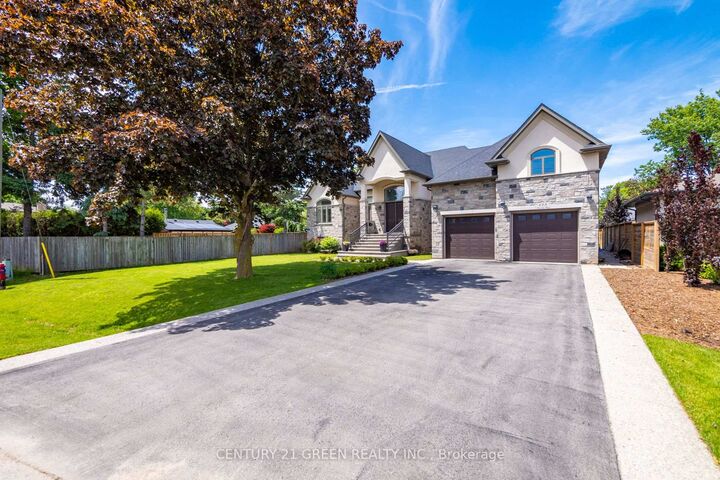 679 Hiawatha Boulevard  Hamilton ON L9G 3A6 photo