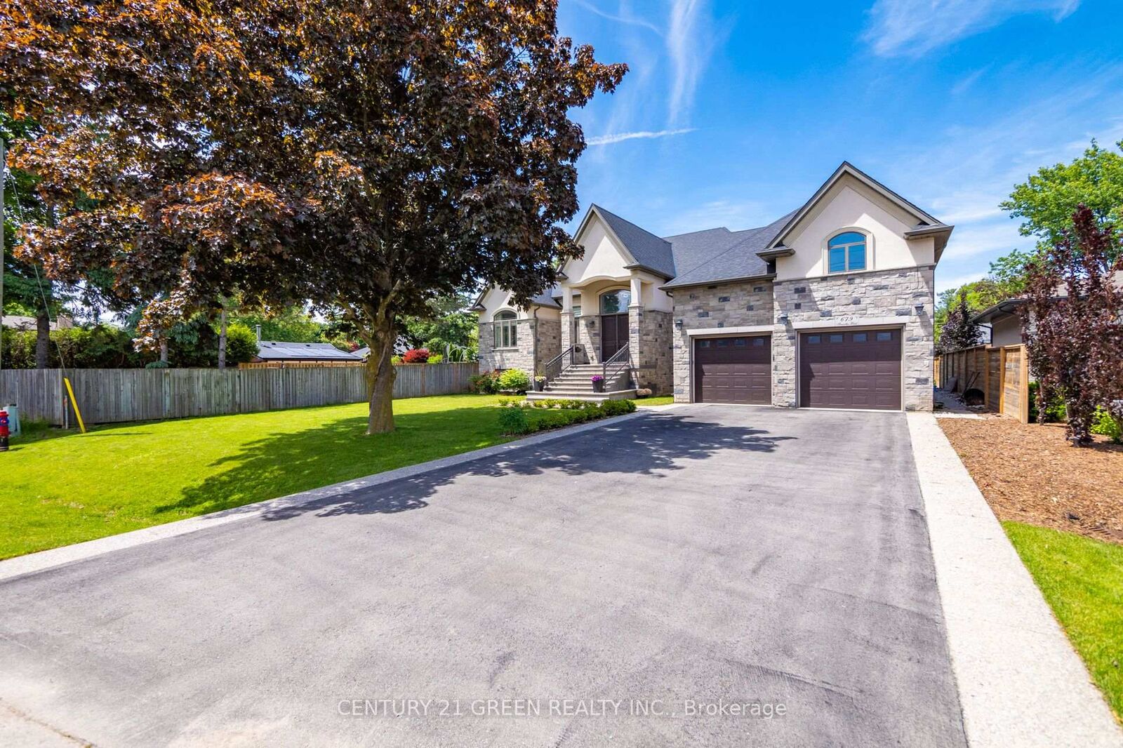 Property Photo:  679 Hiawatha Boulevard  ON L9G 3A6 