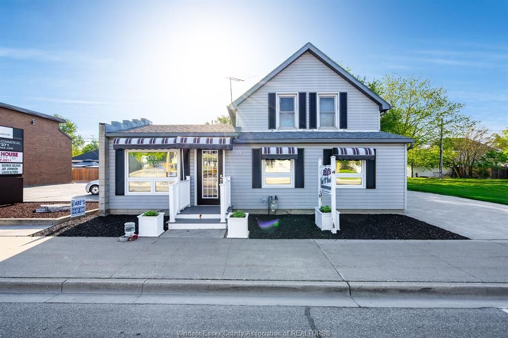 Property Photo:  44 Queen Street South  ON N0P 2L0 