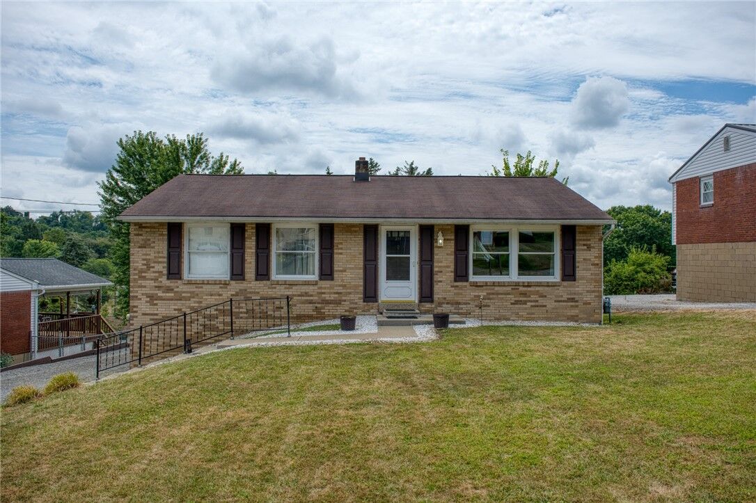 Property Photo:  211 Aberdeen  PA 15071 