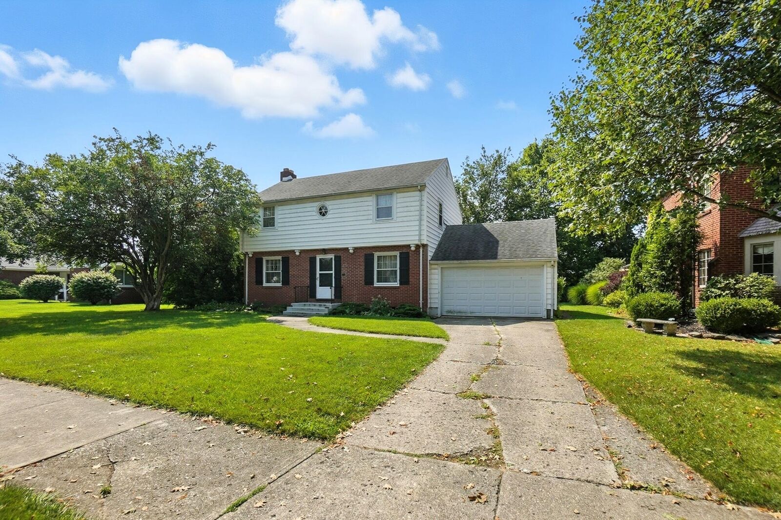 Property Photo: 271 S Broadmoor Boulevard OH 45504